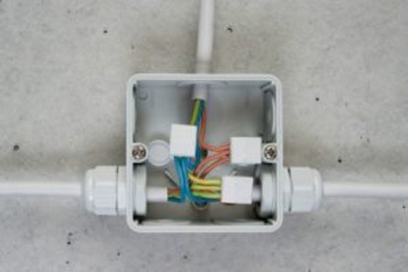 Magazin Teaser Installare correttamente scatole sotto traccia e collegare cavi